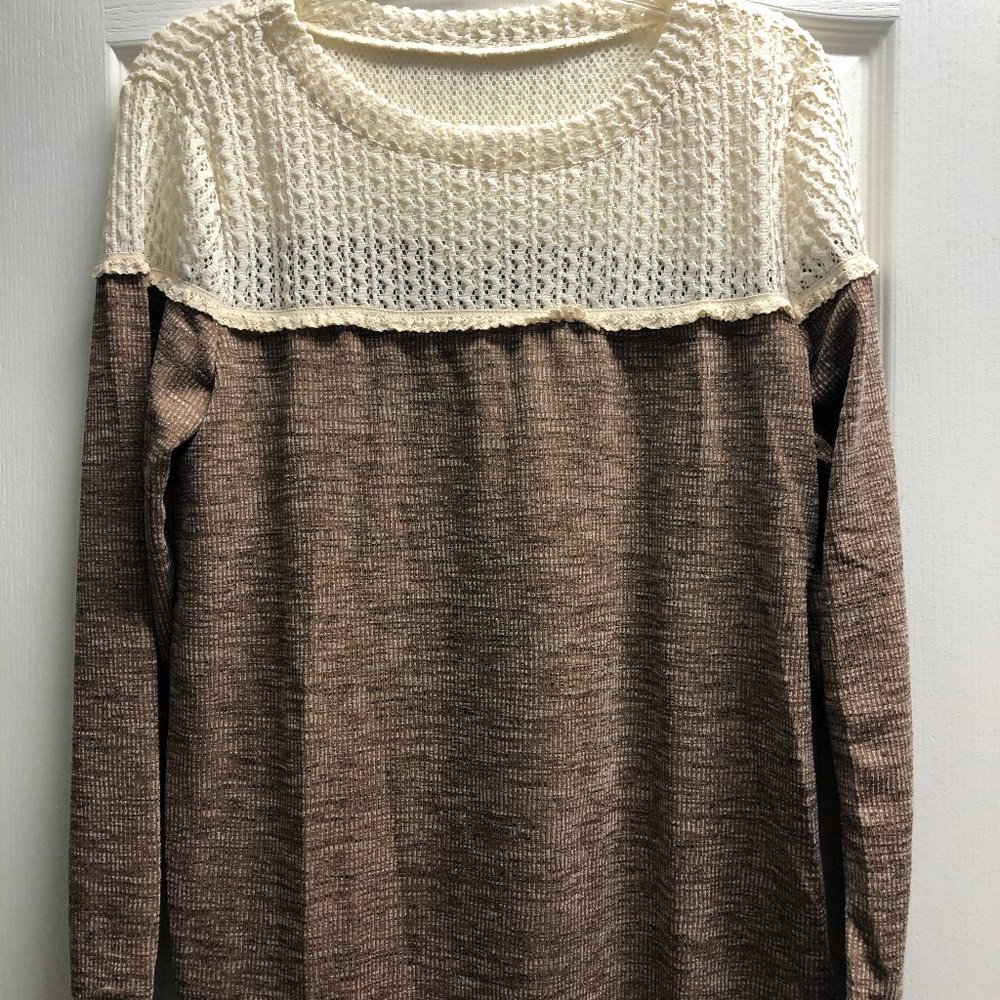 Women's Top w/ Lace Detail - With Tag